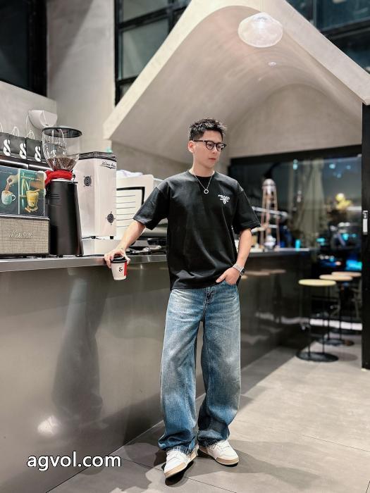 PRADA2026最新作完売必至 大人気アイテム オシャレな雰囲気ブランド 偽物 激安半袖Tシャツ_0_5