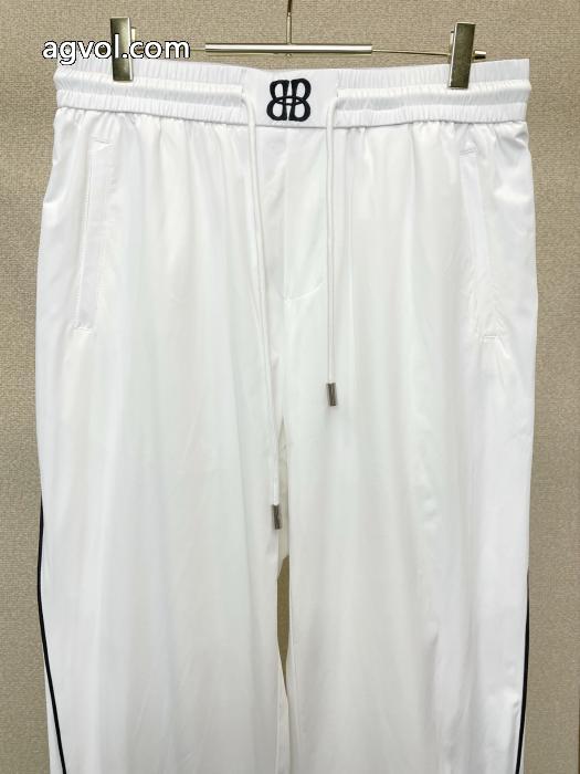 ブランドスタイルが継続的に人気 26ss春夏新作　VIPSALE 激レアアイテムbalenciagaジーパンスーパー コピー 販売.._0_2
