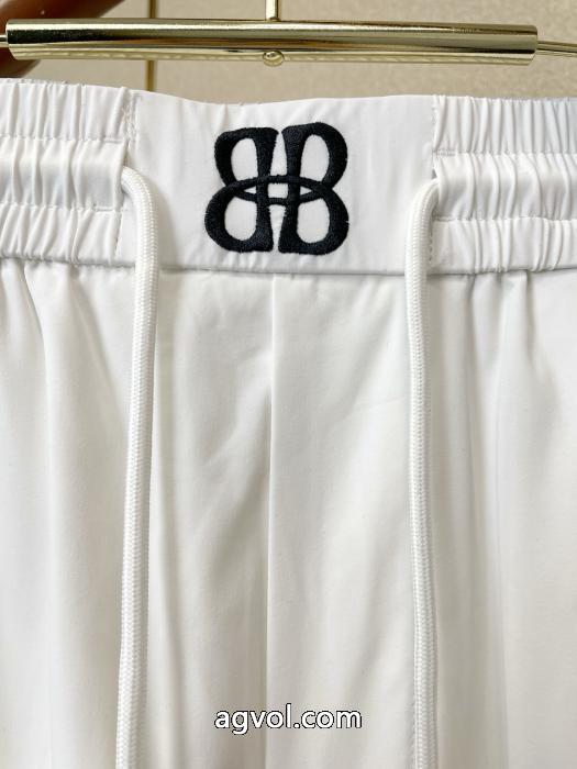 ブランドスタイルが継続的に人気 26ss春夏新作　VIPSALE 激レアアイテムbalenciagaジーパンスーパー コピー 販売.._0_5