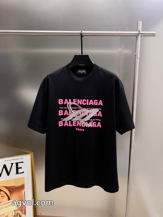 半袖Tブランド 偽物 激安 通販balenciaga新作限定 引き続き注目のスタイル トップスからチラ見える安心._0_0