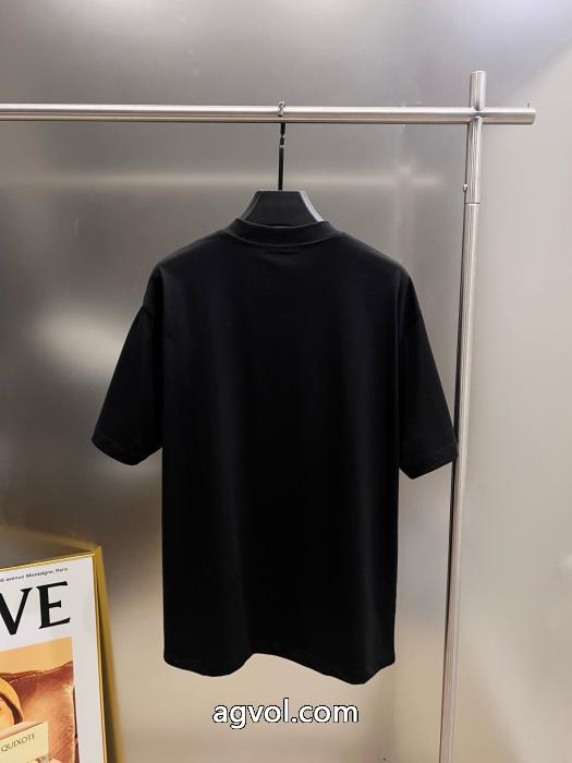 半袖Tブランド 偽物 激安 通販balenciaga新作限定 引き続き注目のスタイル トップスからチラ見える安心._0_1