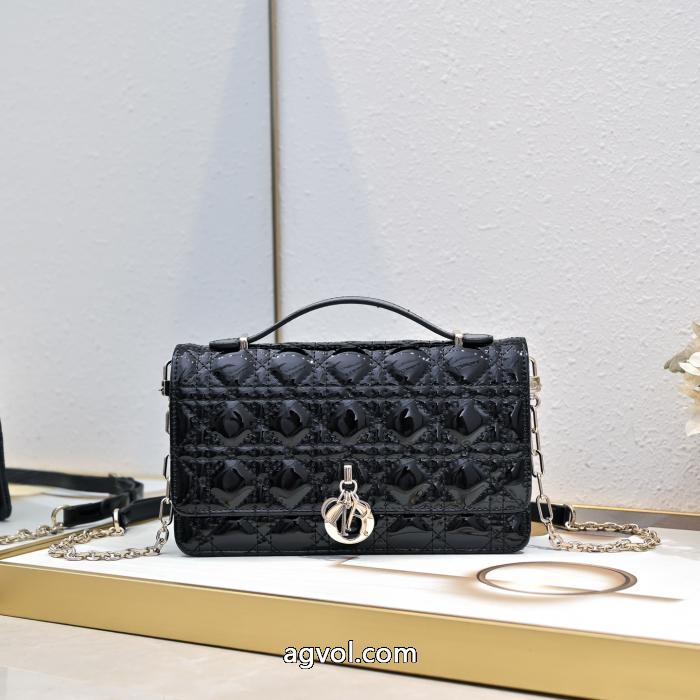 DIORブランド スーパー コピーバッグフォーマル多機能  ヴィンテージ感 洗練デザイン.._0_0