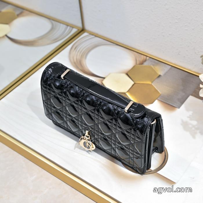 DIORブランド スーパー コピーバッグフォーマル多機能  ヴィンテージ感 洗練デザイン.._0_1