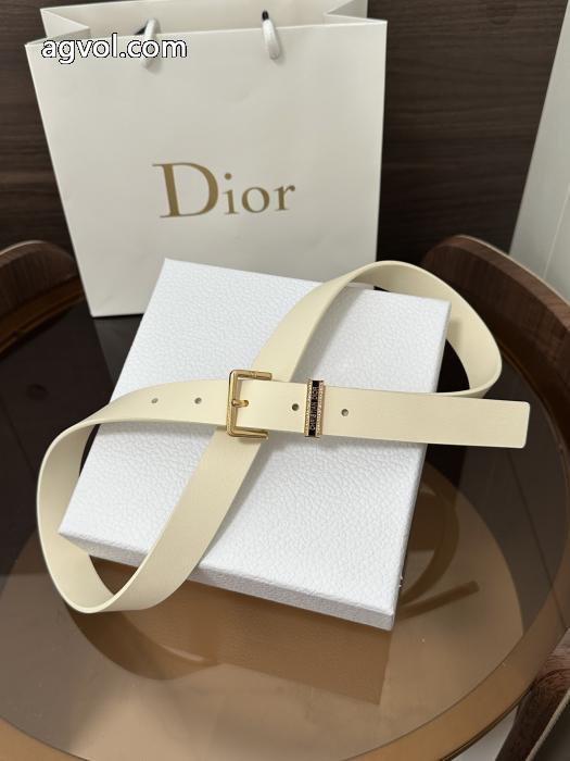 ブランド スーパー コピー 通販DIOR&nbsp;&nbsp;&nbsp;&nbsp;ベルトヒットする2026コレクション 今年のトレンド！ より格上げして._0_0