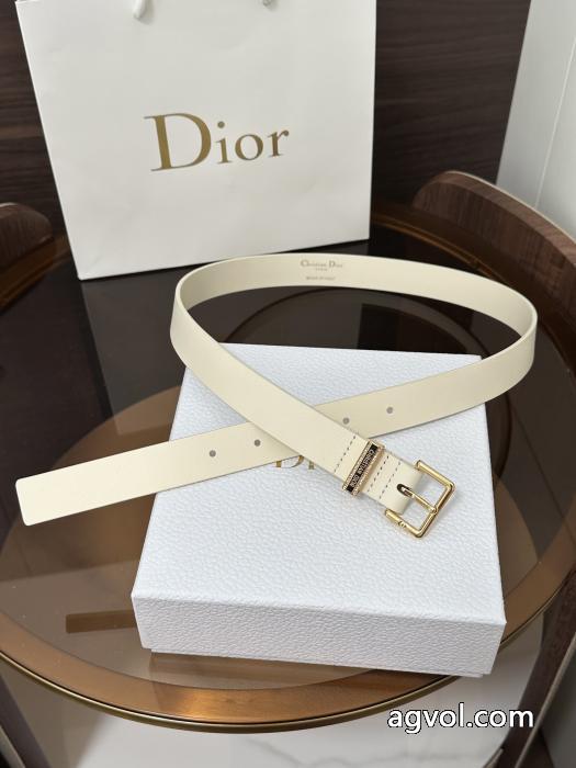 ブランド スーパー コピー 通販DIOR&nbsp;&nbsp;&nbsp;&nbsp;ベルトヒットする2026コレクション 今年のトレンド！ より格上げして._0_1