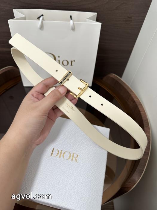 ブランド スーパー コピー 通販DIOR&nbsp;&nbsp;&nbsp;&nbsp;ベルトヒットする2026コレクション 今年のトレンド！ より格上げして._0_2