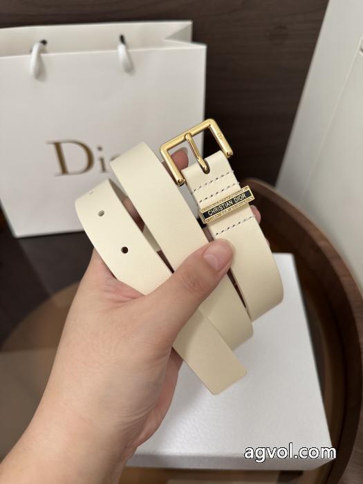 ブランド スーパー コピー 通販DIOR&nbsp;&nbsp;&nbsp;&nbsp;ベルトヒットする2026コレクション 今年のトレンド！ より格上げして._0_4