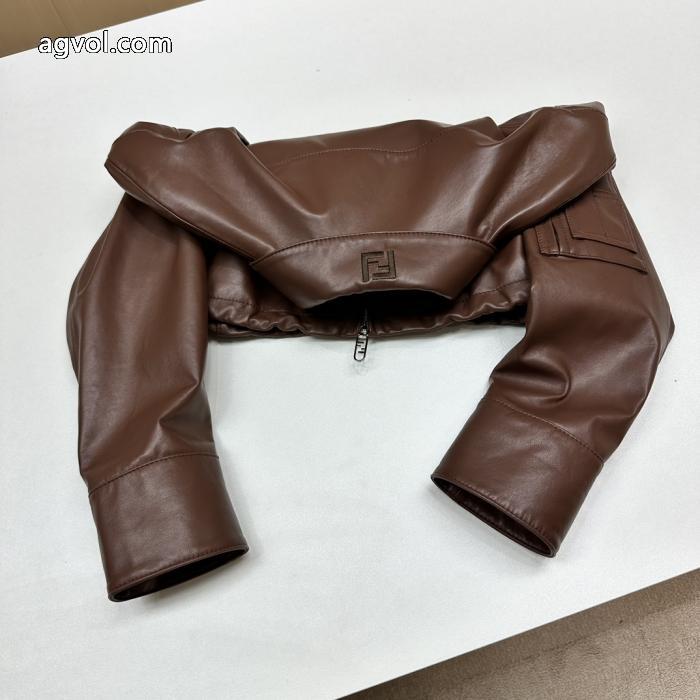 より格上げして 気品たっぷり 最新のアイテムブランド コピー 着払いFENDIコート.._0_2