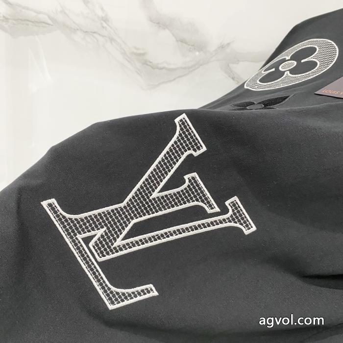 ブランド コピー 激安半袖Tシャツ大人シンプルな 大人気カラー入荷！ 韓国高級服LOUIS VUITTON_0_0