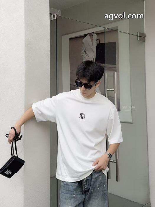 ブランド コピーGIVENCHY人気 ランキング 別注モデル 全国無料人気半袖Tシャツ_0_4