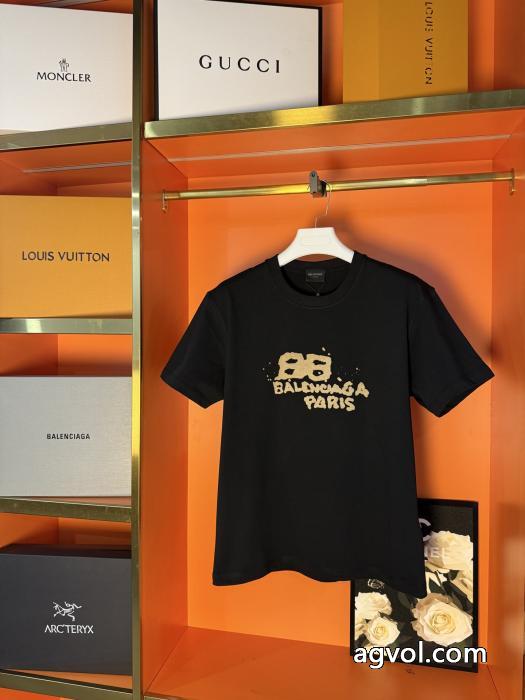  2026スーパーコピーbalenciaga目を惹く新作 使い勝手の良いトレンド 格安新品半袖Tシャツ_0_1