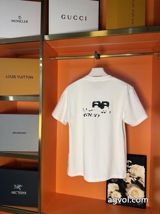 2026スーパーコピーbalenciaga目を惹く新作 使い勝手の良いトレンド 格安新品半袖Tシャツ_0_3