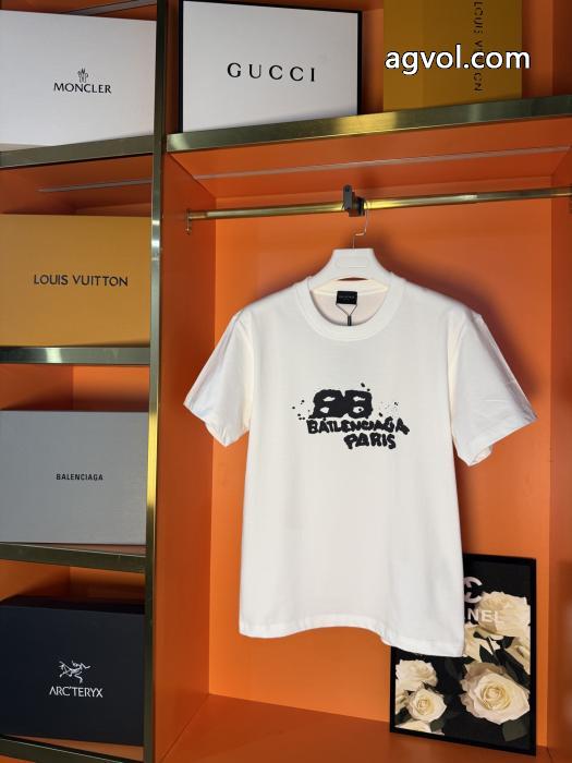  2026スーパーコピーbalenciaga目を惹く新作 使い勝手の良いトレンド 格安新品半袖Tシャツ_0_4