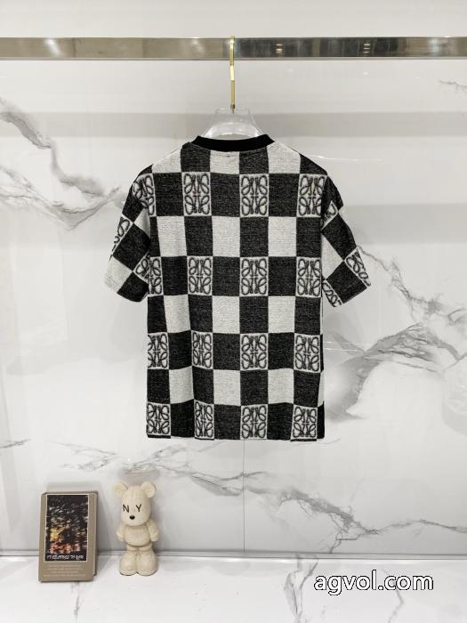 切り売り販売 限定生産品 個性的なモデルLOEWEコピー 商品 通販半袖Tシャツ_0_1