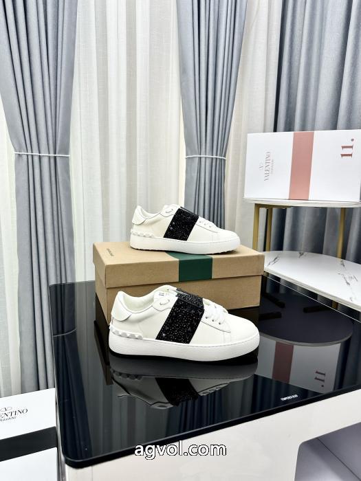 スニーカーVALENTINOブランド コピー 優良店格好良い 26ss新作 カジュアルコーデに 2026春夏期間限定.._0_0