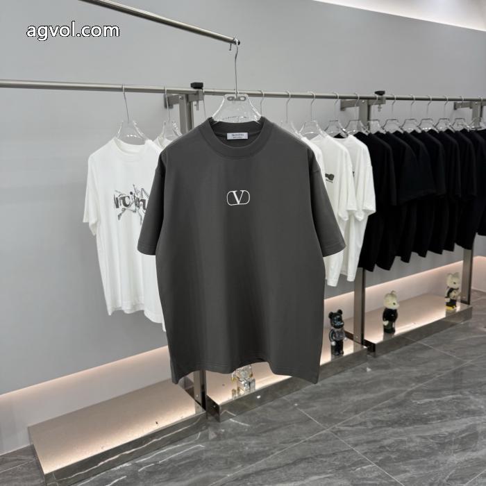 VALENTINOブランド スーパー コピーシャツ即日発送 トレンド感のある 素材感に注目.._0_1