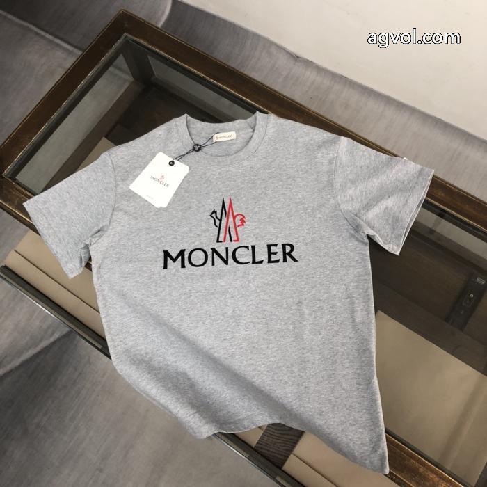 コピー 通販清潔感のある肌見せ ギフトにオススメ 春先に注目を集めるシャツMONCLER.._0_0