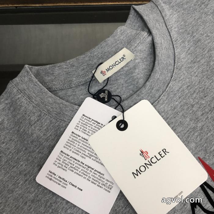 コピー 通販清潔感のある肌見せ ギフトにオススメ 春先に注目を集めるシャツMONCLER.._0_2