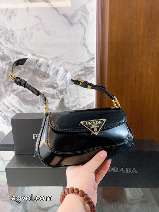 2026年流行 秀逸アイテム 高級感あるブランド コピーバッグPRADA_0_1