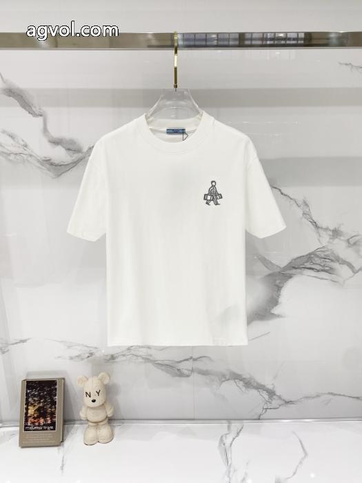 偽物 ブランド ショップ予約完売品 魅力的な 激安プラダ半袖Tシャツ_0_2
