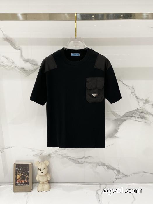 ブランド 偽物PRADA半袖Tシャツ肌触りの気持ちい〜  毎年定番 2026トレンド先取り_0_0