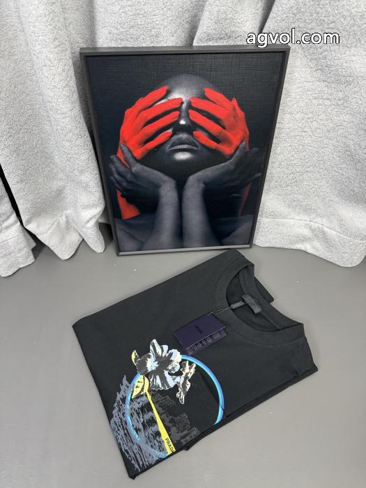半袖Tシャツブランド 偽物 激安 通販新作 存在感大 高評価の人気品 プラダ_0_1