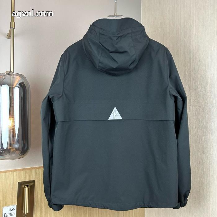 モンクレールブランド コピー 販売 店コート少数入荷 26AWの最新アイテム 新作スタイリッシュな.._0_2
