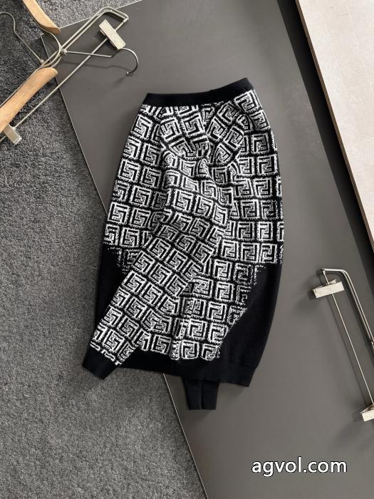 シャツコピー ブランド 優良最高品質かつ最安値 特価高品質 大人可愛い主役アイテム：只限用于女人的衣服FENDI.._0_2