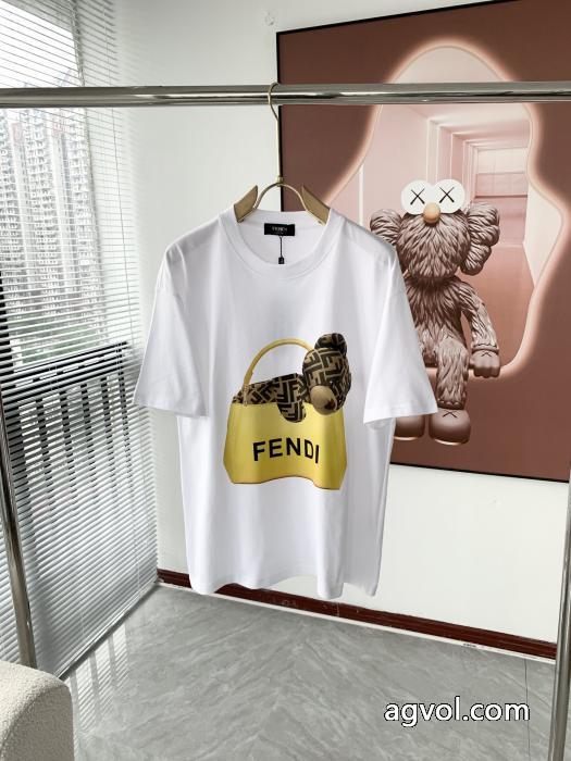 FENDI数量限定在庫限り 2026新品入荷 人気商品新色登場！偽 ブランド サイト半袖Tシャツ_0_3