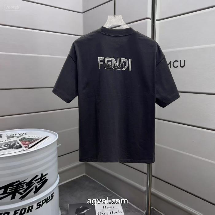 魅力的な 限定デザイン 高級素材ブランド レプリカ半袖TシャツFENDI_0_0