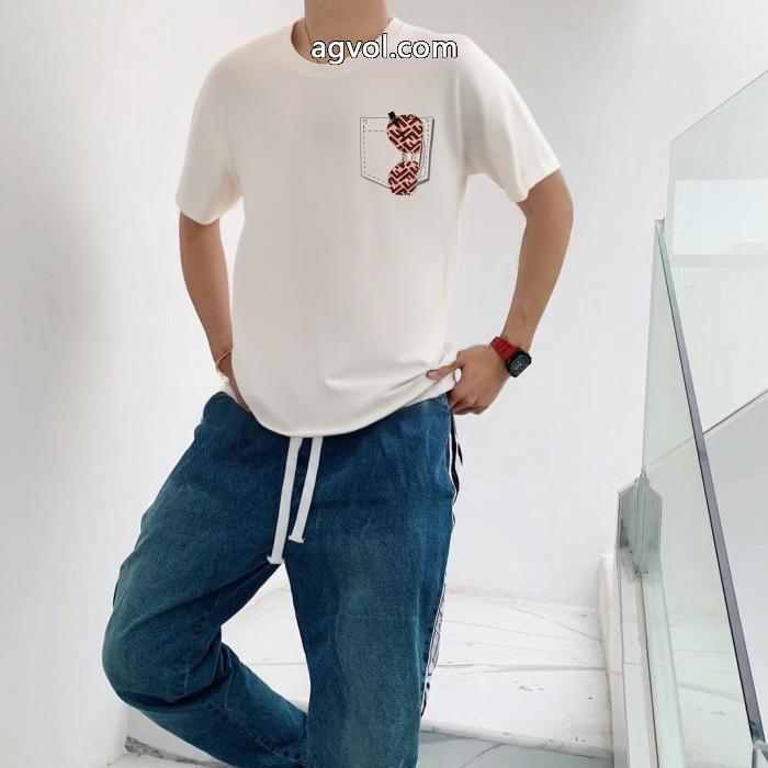 気分が上がる憧れブランド 注目の一品 センス抜群スーパー コピー 通販 優良半袖TシャツFENDI_0_0