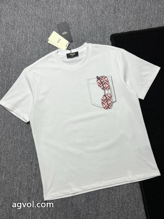 気分が上がる憧れブランド 注目の一品 センス抜群スーパー コピー 通販 優良半袖TシャツFENDI_0_5