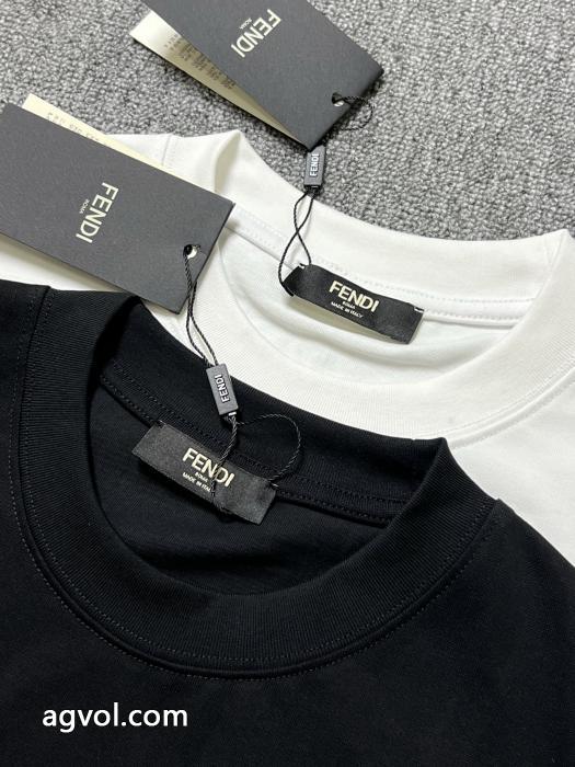 ブランド コピー人気定番 今季爆発的な人気 おしゃれ感度UP！半袖Tシャツフェンディ_0_3