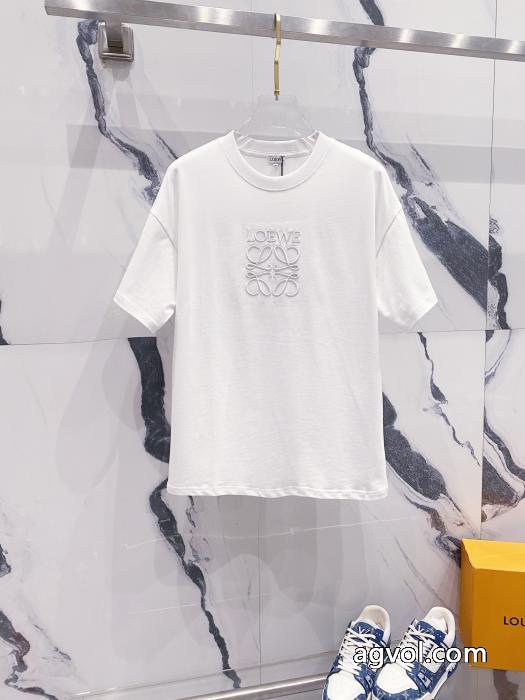 期間限定激安 パーフェクト 夏の買い必須！LOEWE半袖Tシャツブランド コピー 専門_0_2
