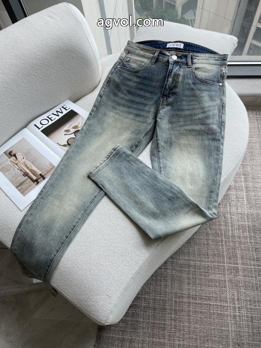 VIPセールで破格 新入荷アイテムの通販 主役になる存在感   ブランド 偽物 激安LOEWEジーンズ_0_1