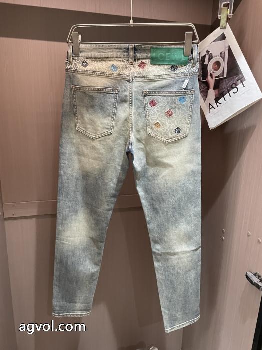 VIPセールで破格 新入荷アイテムの通販 主役になる存在感   ブランド 偽物 激安LOEWEジーンズ_0_3