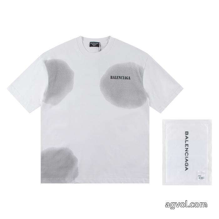 即完売 大人の色味 心惹かれるスタイル半袖Tシャツブランド コピー s 級balenciaga_0_3