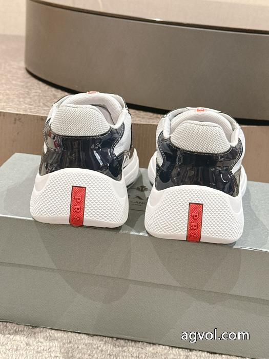 PRADAブーツ大人っぽく知的な 2026人気新作が登場 大人気商品再入荷!偽 ブランド 販売.._0_3