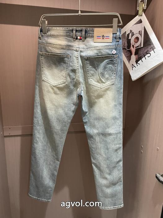ジーンズブランド コピー 激安大人の色味 ユニセックスで定番の 素敵なデザインMONCLER_1_3