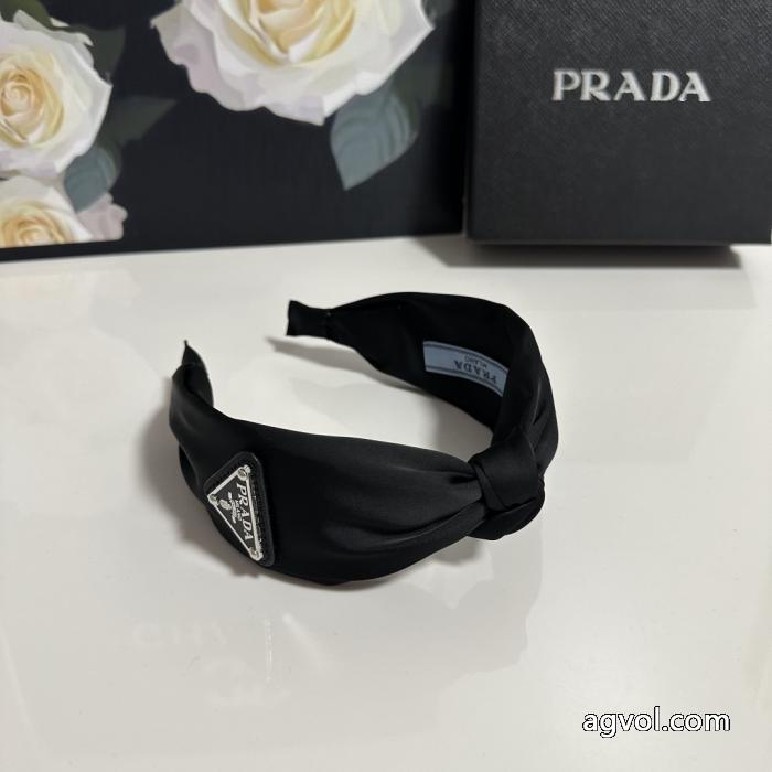 ブランド コピーPRADA軽快に着こなせる コスパ最高のプライス 今季トレンドアクセサリー.._0_1