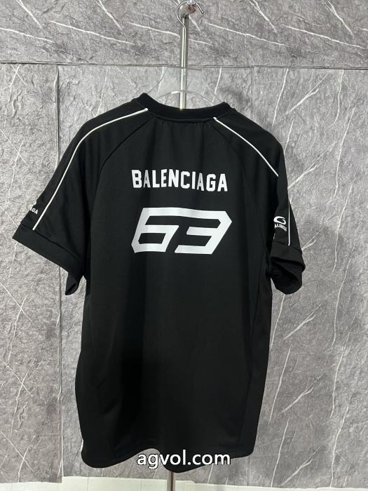 ブランド コピーbalenciaga半袖Tシャツ無性に欲しい モード 新作期間限定セール_0_1