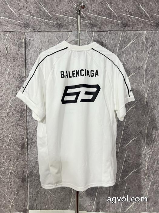 ブランド コピーbalenciaga半袖Tシャツ無性に欲しい モード 新作期間限定セール_0_3