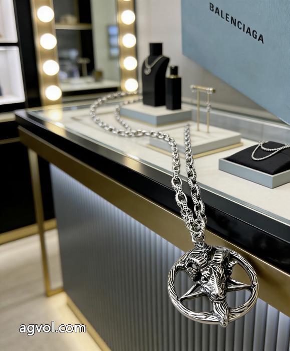 ネックレスブランド スーパー コピーbalenciaga今話題の最新作 セレブも多数愛用 売れた商品_0_1