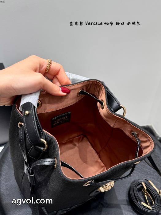 VERSACE美しいデザイン 爆買い定番人気 2026新入荷バッグ偽 ブランド 通販_0_4