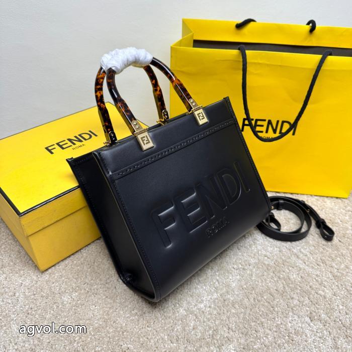 バッグFENDIカジュアルに使える 人気爆発 大好評ブランド フェイク.._0_4