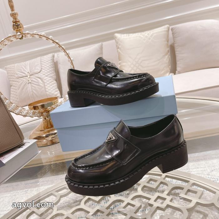 ブーツ偽 ブランド 輝く高級感満点 お買い得品  話題となったPRADA.._0_0