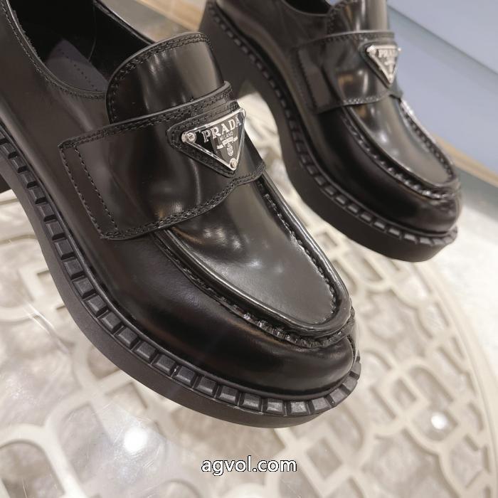 ブーツ偽 ブランド 輝く高級感満点 お買い得品  話題となったPRADA.._0_4