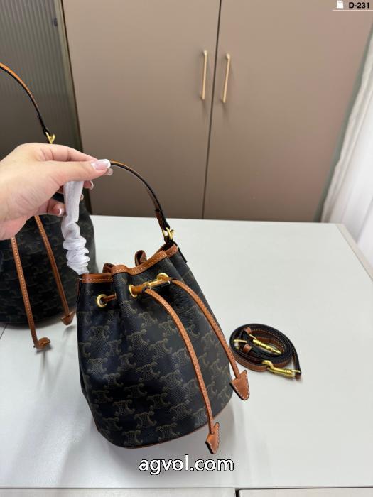 バッグNEW大変素敵 定番人気のカラー 完売前に即対応CELINEブランド コピー 着払い_0_2