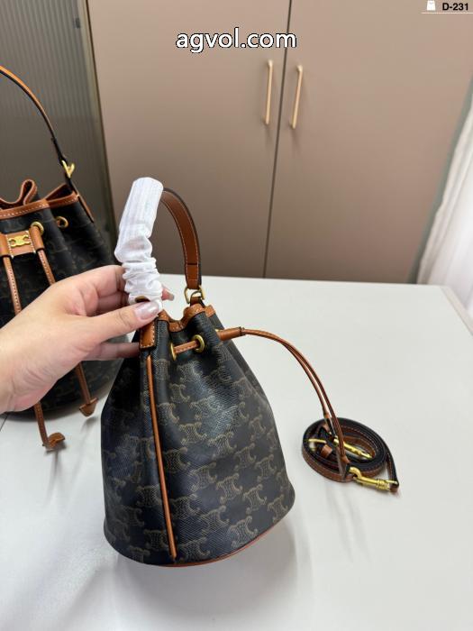 バッグNEW大変素敵 定番人気のカラー 完売前に即対応CELINEブランド コピー 着払い_0_3