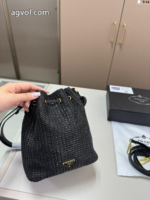 バッグVIPセール激安 海外限定!! 注目する憧れブランドの新作プラダコピー 品 販売_0_0